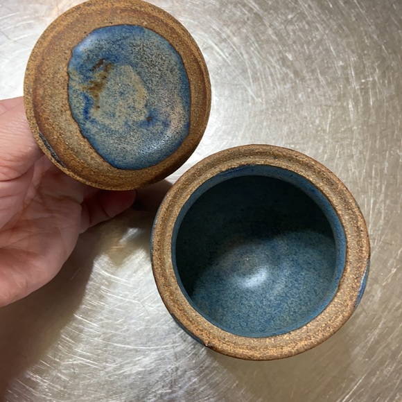 Hand thrown Creamer and Sugar Bowl - Picture 13 of 15